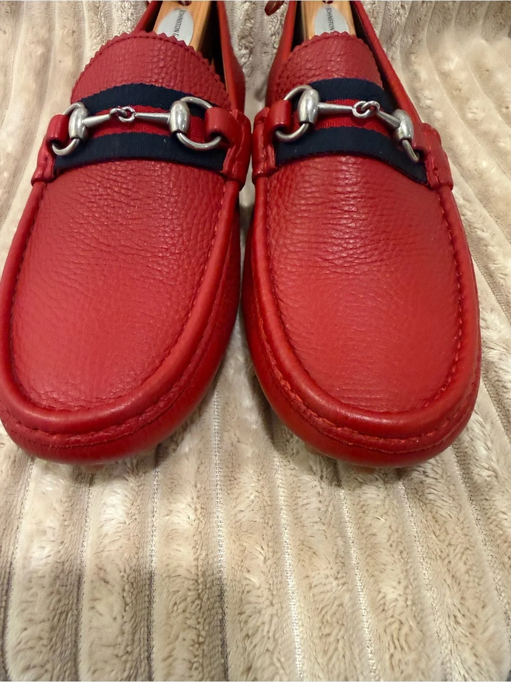 Gucci 322741 Red Pebbled driving loafers size 7 men’s. Excellent condition